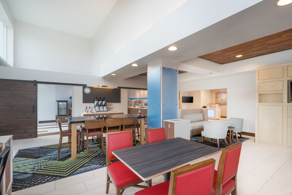 Holiday Inn Express Hotel & Suites Frankfort by IHG - photo 25