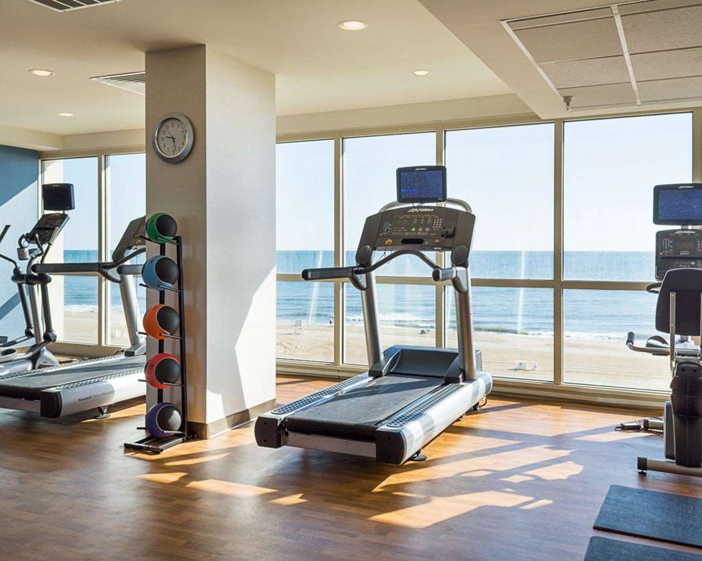 Comfort Suites Beachfront - photo 22