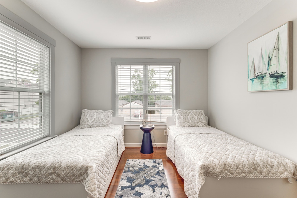 Modern Virginia Beach Retreat in Resort District - photo 21