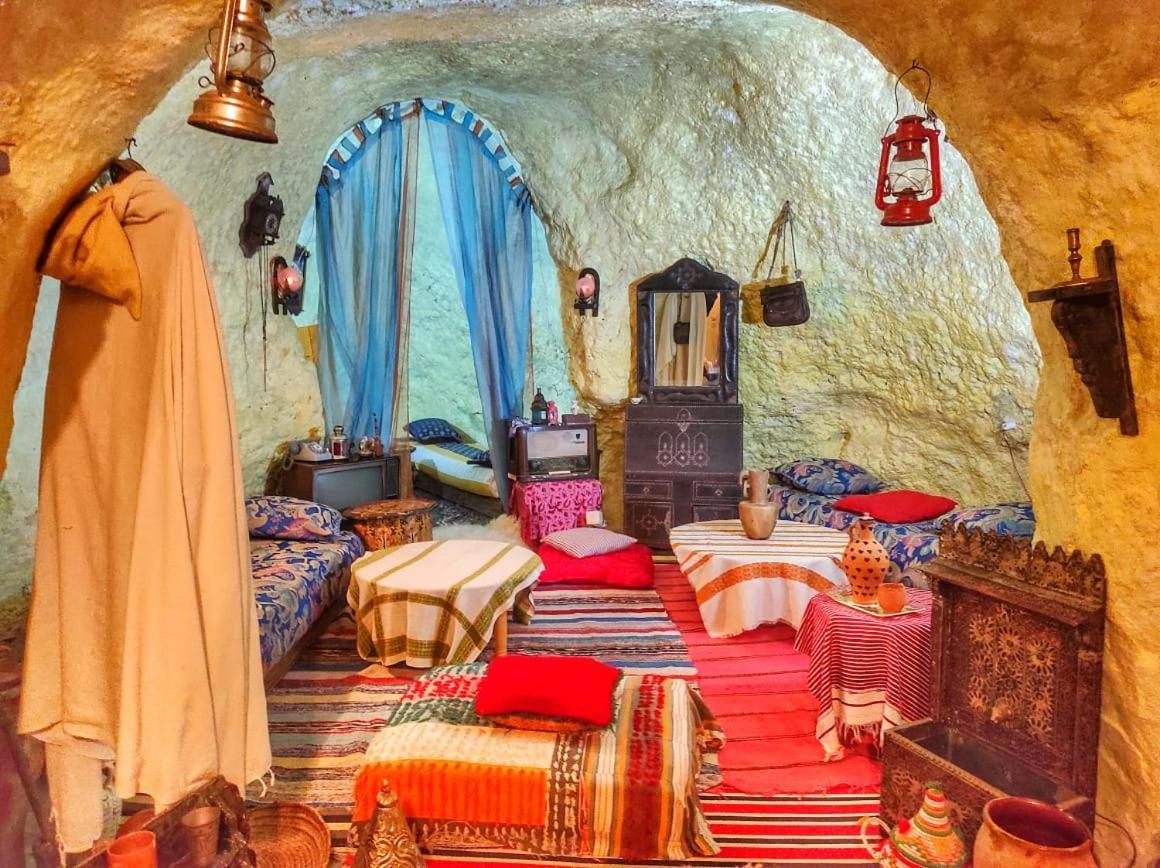 Grotte Thami in Bhalil, Morocco