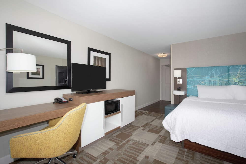 Hampton Inn Bellevue - photo 9