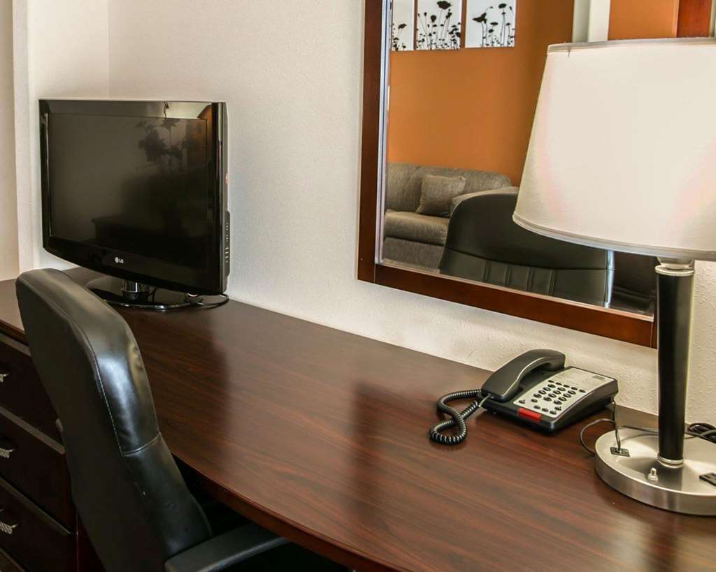 Sleep Inn & Suites Highway 290 NW Freeway - photo 20