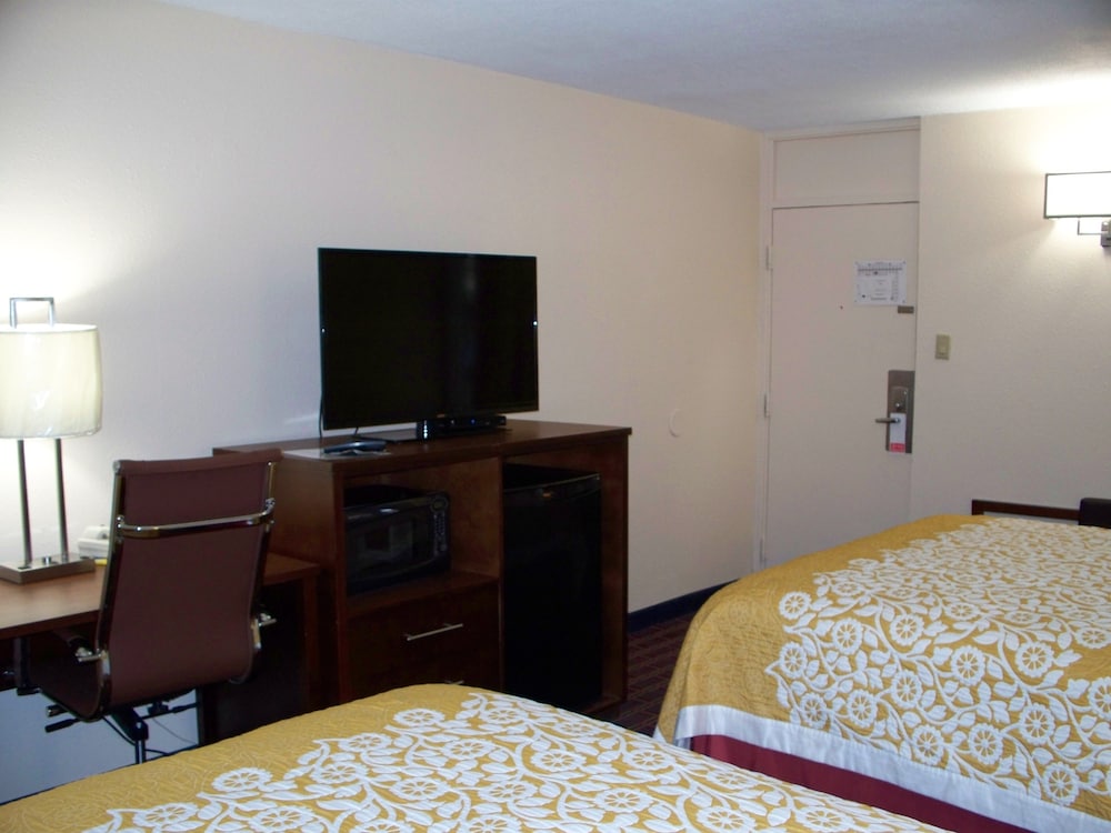 Bluegrass Inn - photo 6