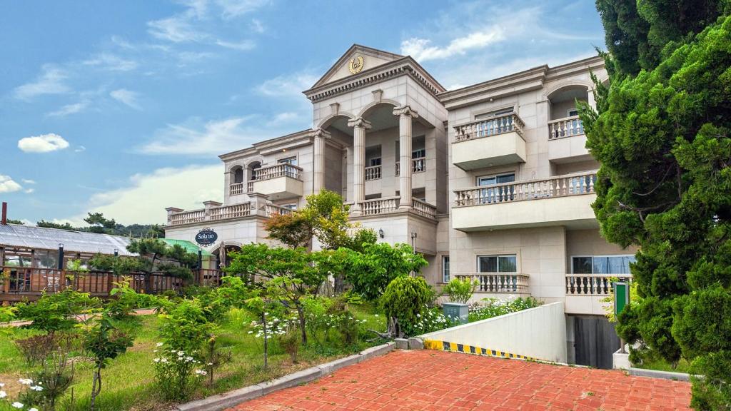Yangyang Golden Bay Pension — 4-Star Luxury Hotel in Sokcho, South Korea