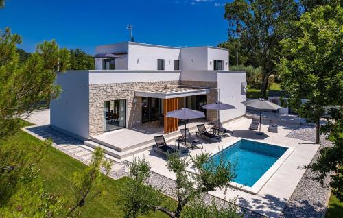 Nice Home In Marasi With Wifi — 5-Star Luxury Hotel in Vrsar, Croatia