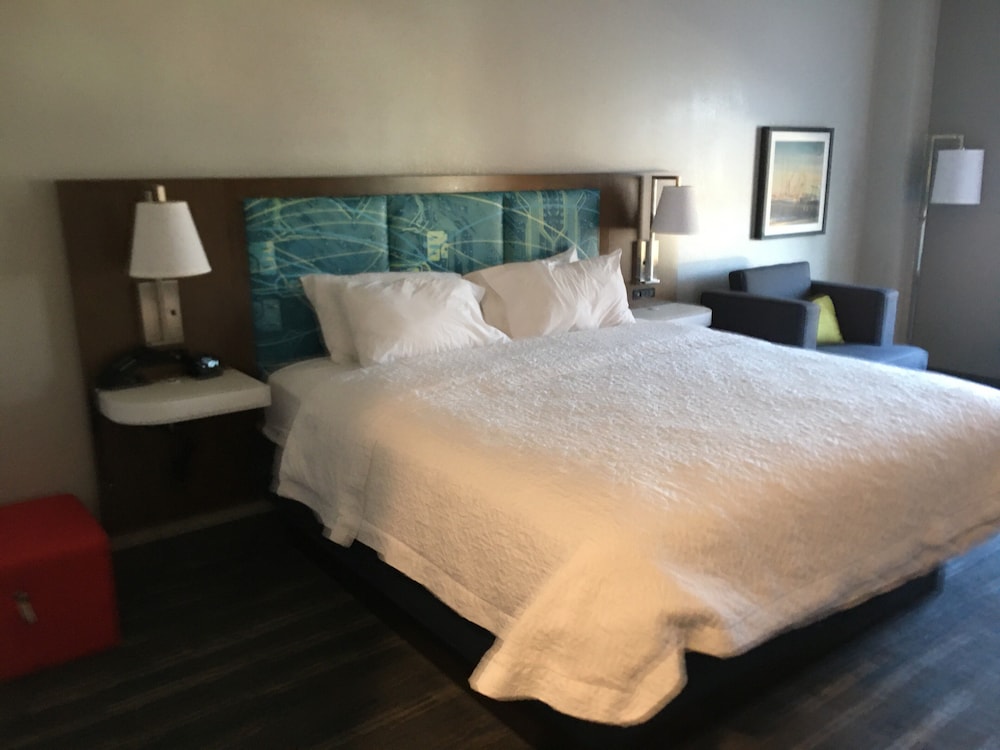 Hampton Inn Old Bridge - photo 4