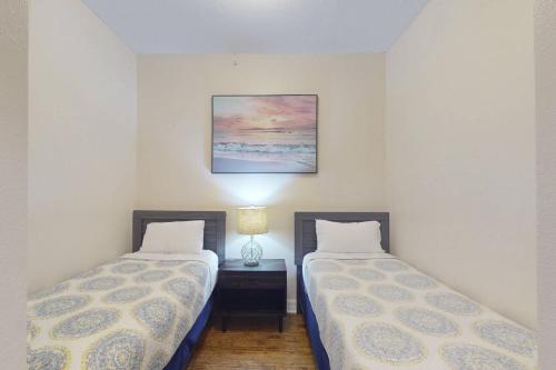 305 Madeira Bay Resort - photo 32
