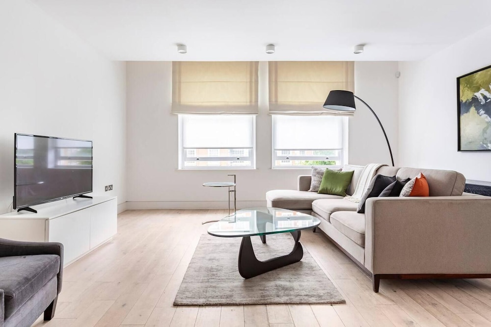 Central London 2 Beds Sleeps 4 Lift — 4-Star Luxury Hotel in London, United Kingdom