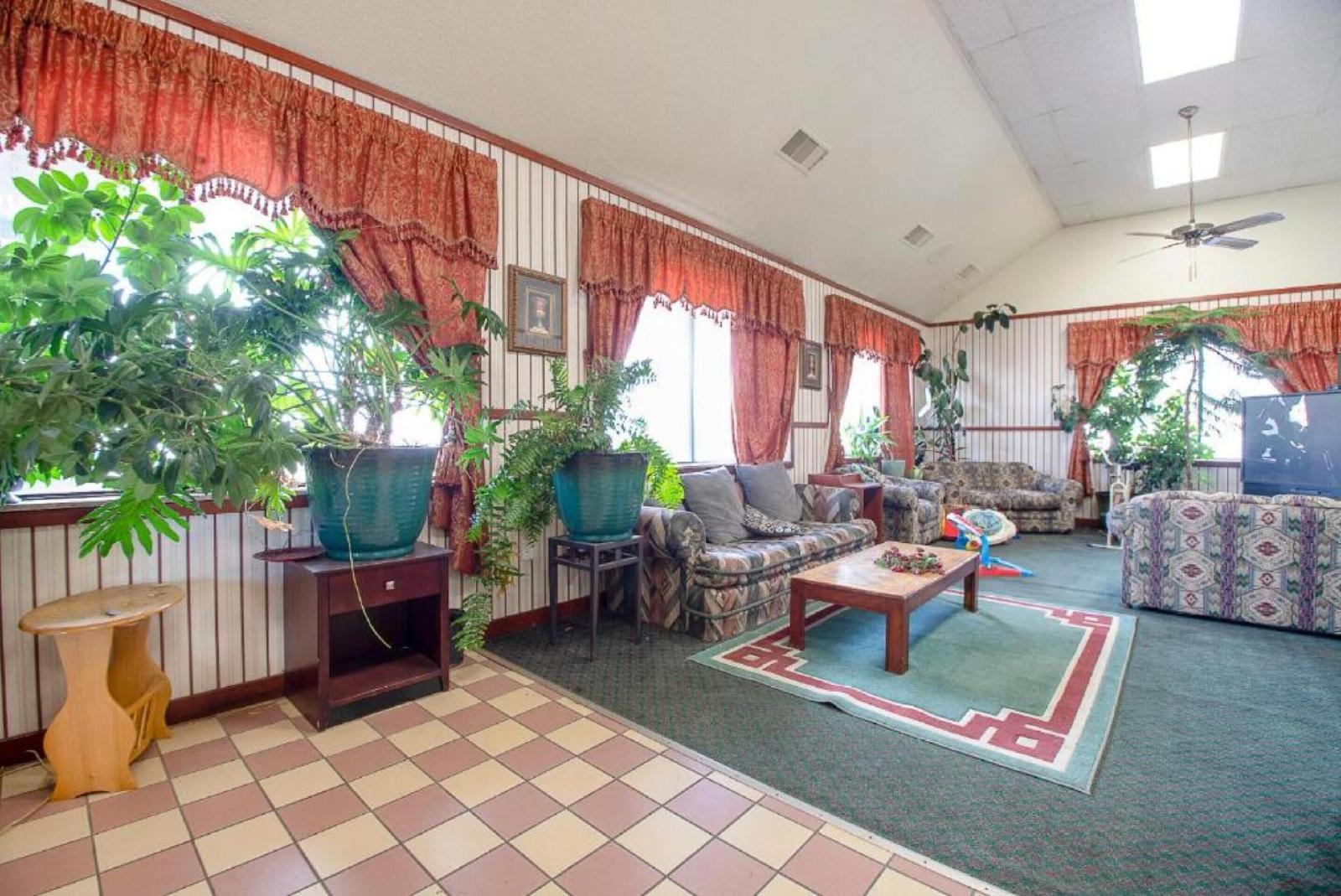 Hotel O Daylight Inn Elkhart I 90 IN - photo 13