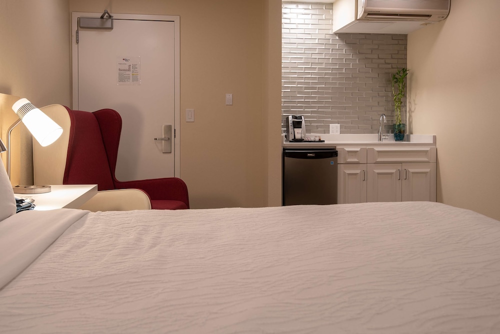 Hilton Garden Inn Calabasas - photo 9