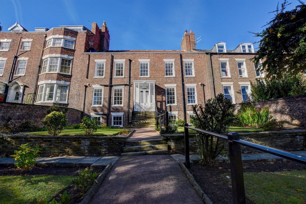 White Linen Whitby Room Only — 4-Star Luxury Hotel in Whitby, United Kingdom