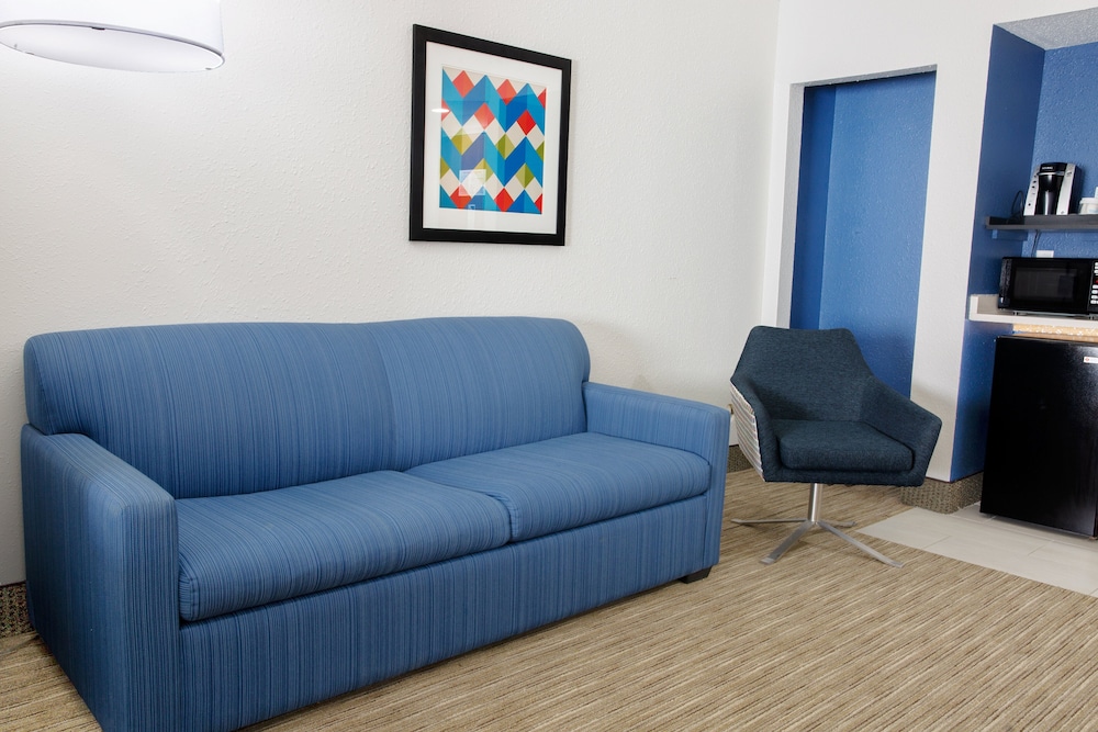 Holiday Inn Express & Suites Dayton Huber Heights by IHG - photo 18