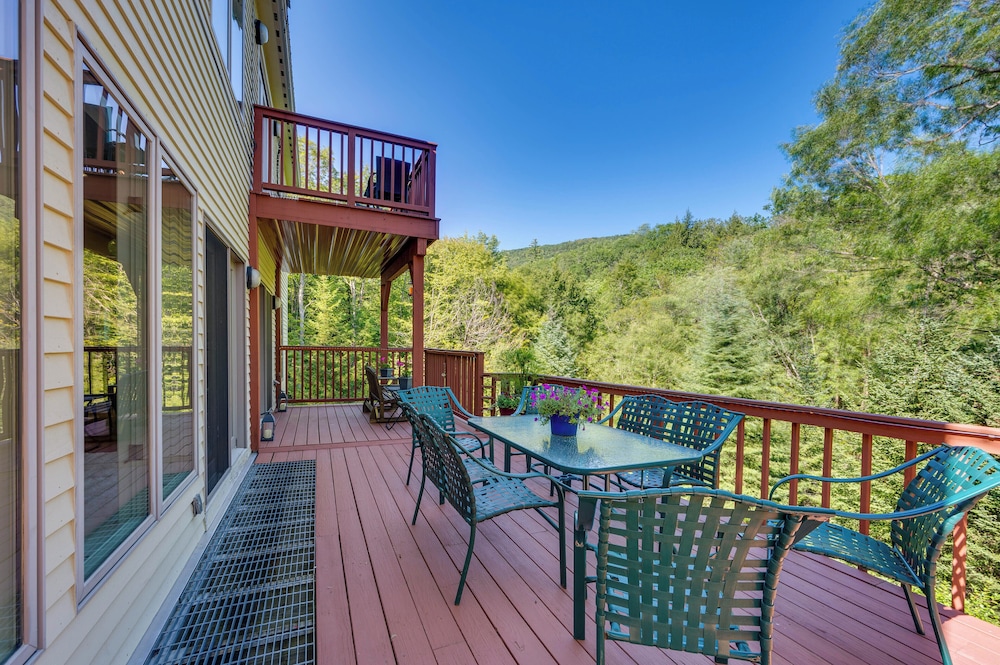 Charming Thornton Escape With Sauna And Gazebo — Thornton