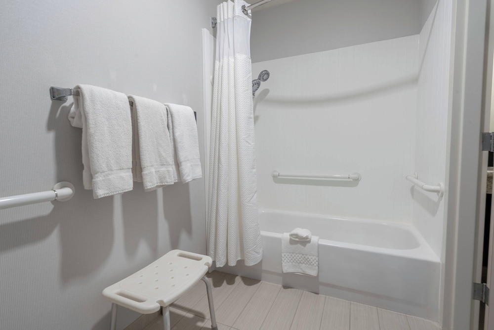 Courtyard by Marriott Cleveland Willoughby - photo 15