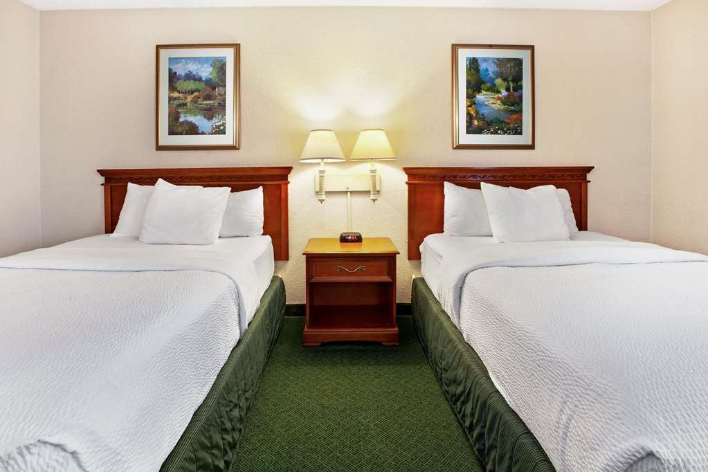 La Quinta Inn by Wyndham Detroit Canton - photo 15