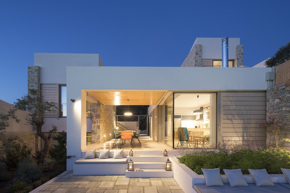 Atrium Villas — 4-Star Luxury Hotel in Skiathos, Greece