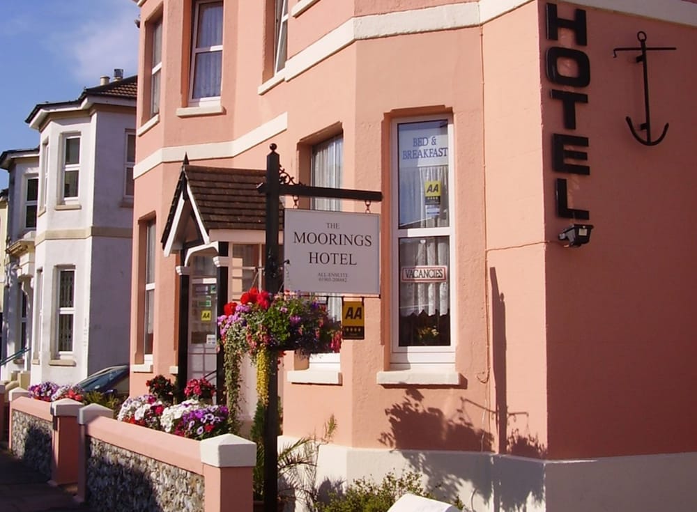 The Moorings Guest House — 4-Star Luxury Hotel in Worthing, United Kingdom