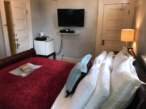 Barclay House Bed and Breakfast — 4-Star Luxury Hotel in West End, Canada