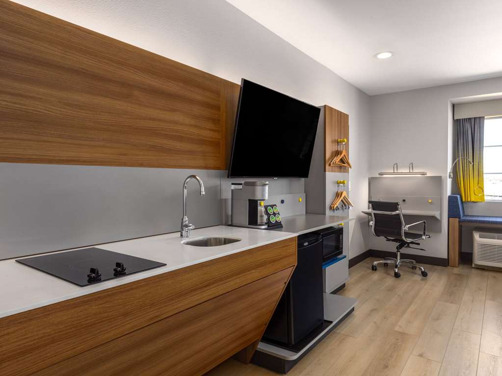 Microtel Inn & Suites by Wyndham Tracy - photo 35