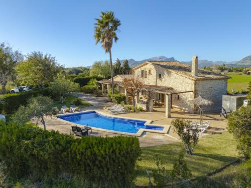 M413 Can Castell 2 by Mallorca Villa Selection — 4-Star Luxury Hotel in Alcudia, Spain