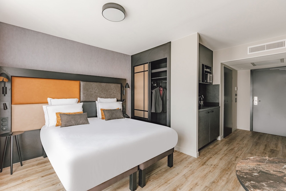 Appart'City Collection Paris Gare de Lyon — 4-Star Luxury Hotel in Paris, France