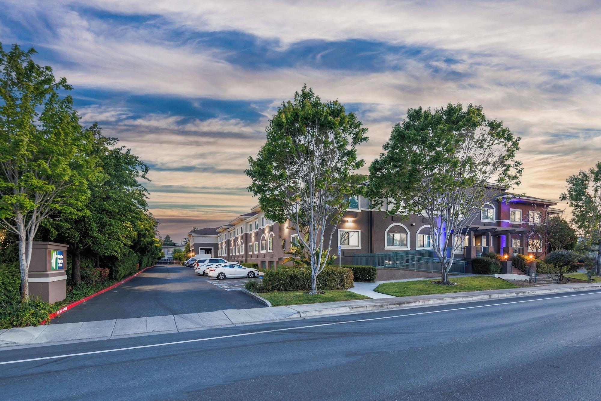 Holiday Inn Express Suites Mountain View Silicon Valley By Ihg — Mountain View