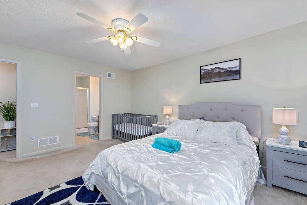Beautiful Townhome 11 Minutes To Downtown Kansas City Mo - photo 17