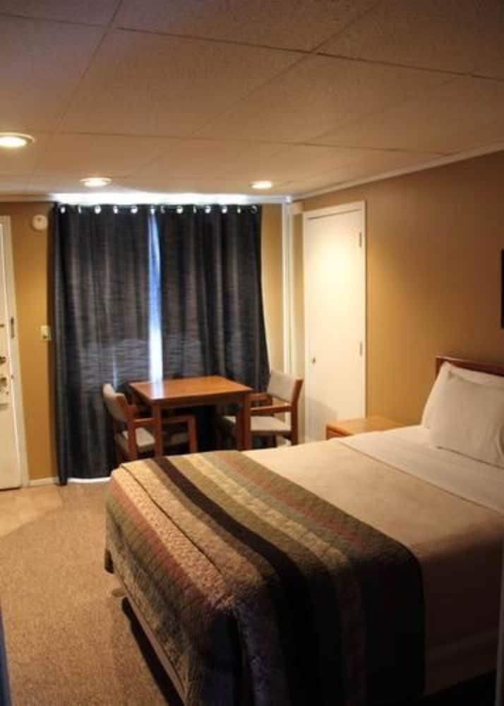 Lakeshor Motor Inn - photo 3