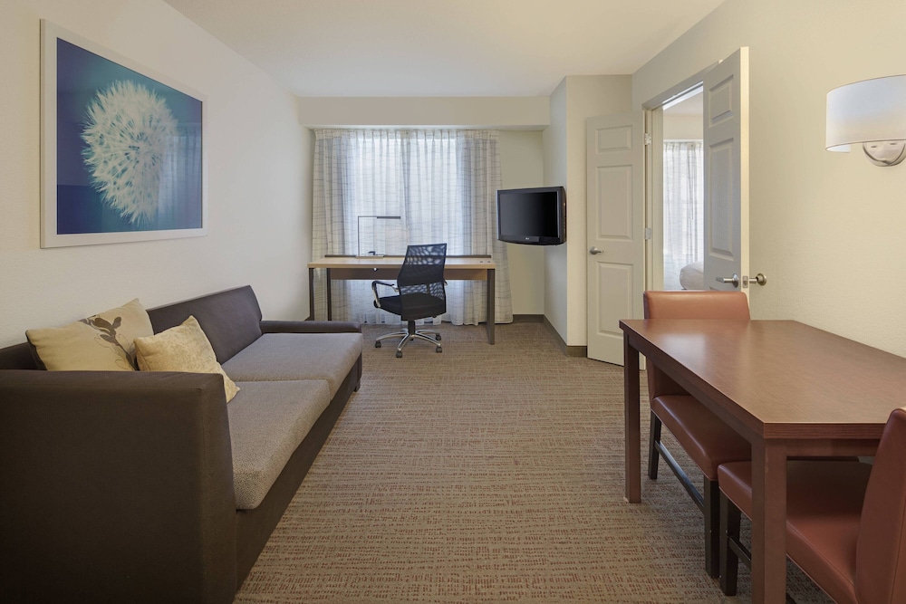 Residence Inn by Marriott Indianapolis Airport - photo 4