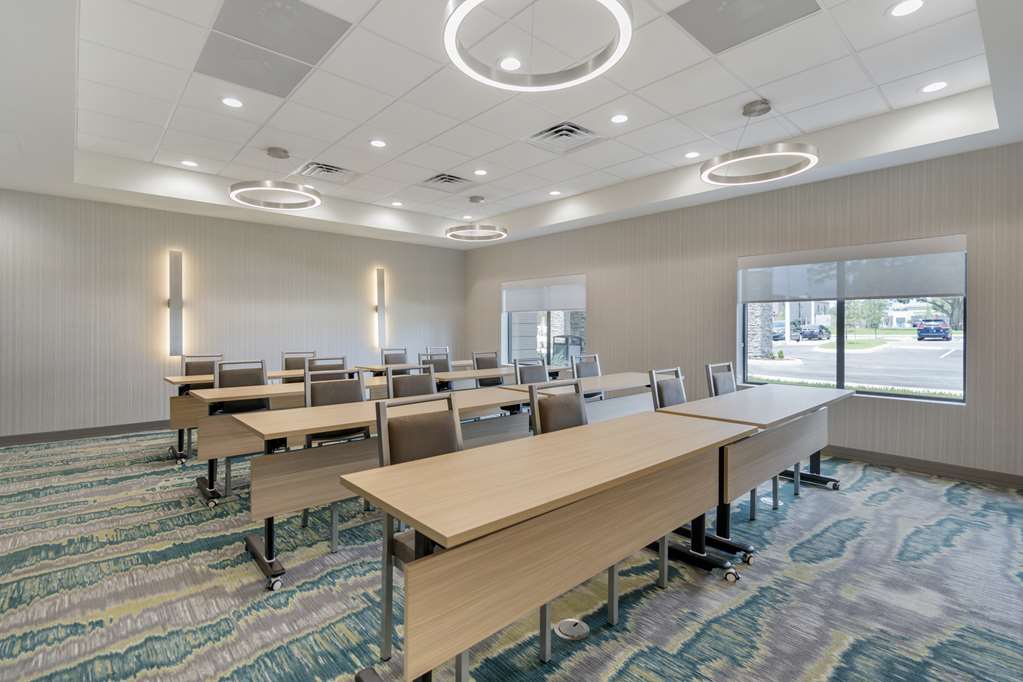 Best Western Plus Winter Haven Inn Suites - photo 40
