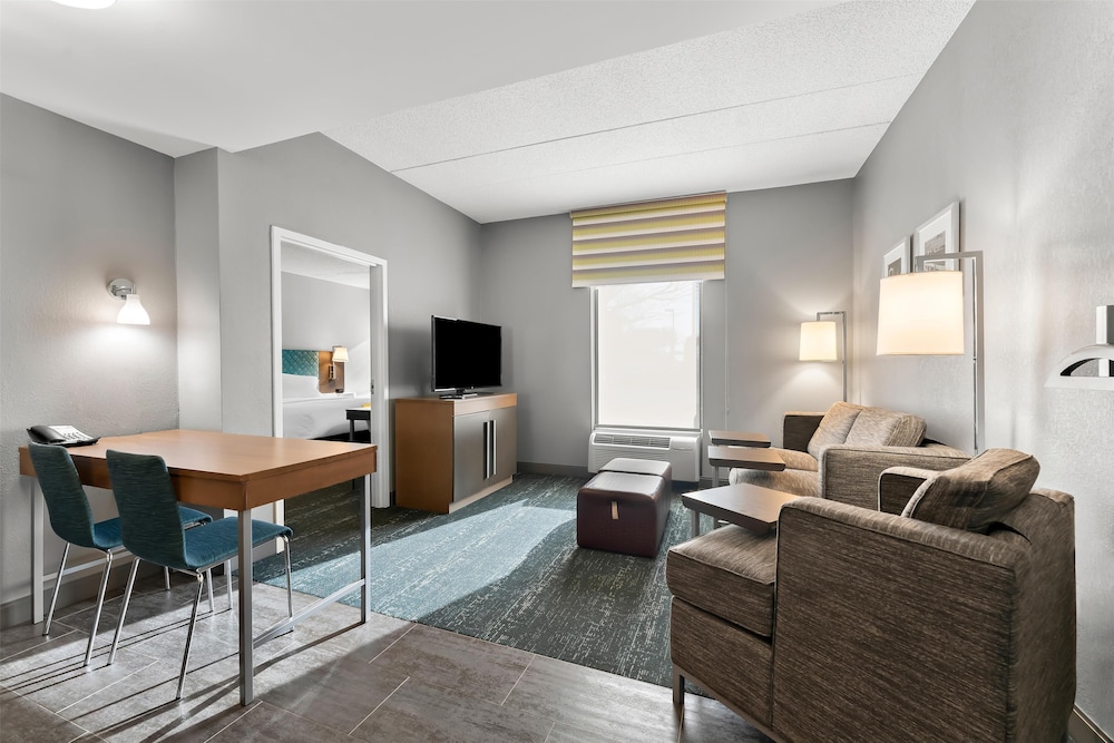 Hampton Inn & Suites Newtown - photo 75