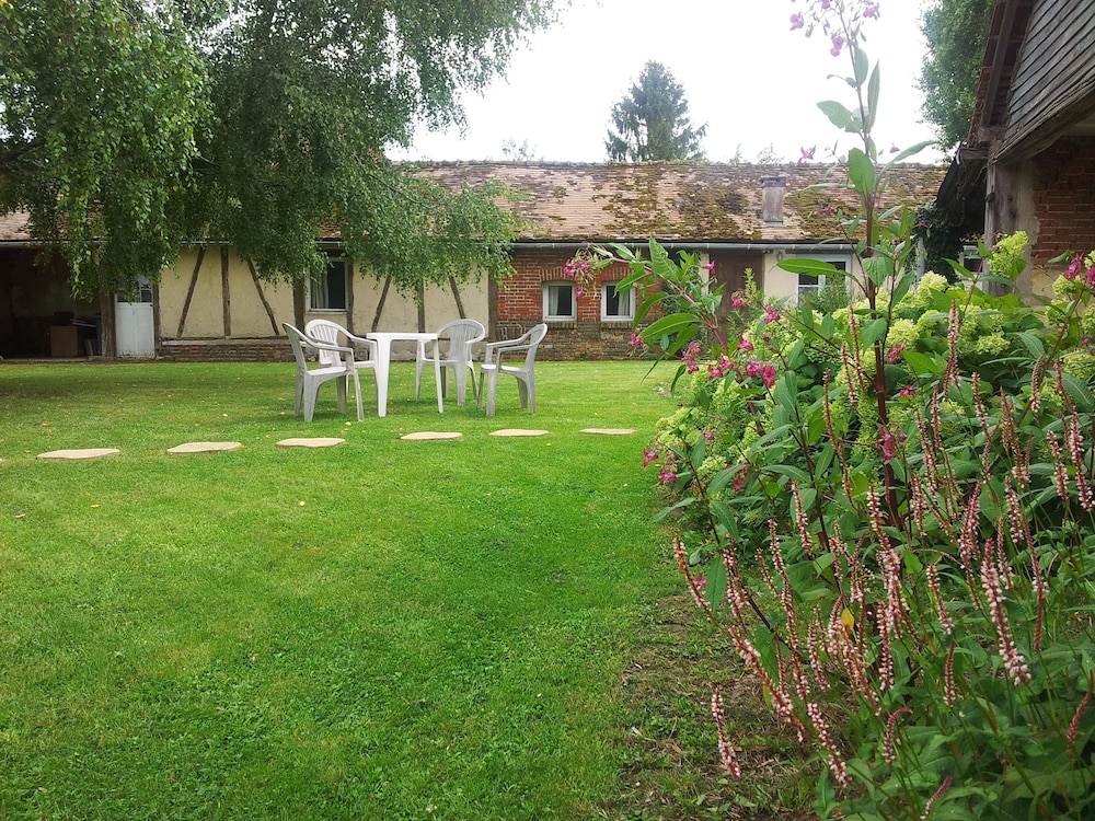 Le Salon De Musique — hotel in Pontoise