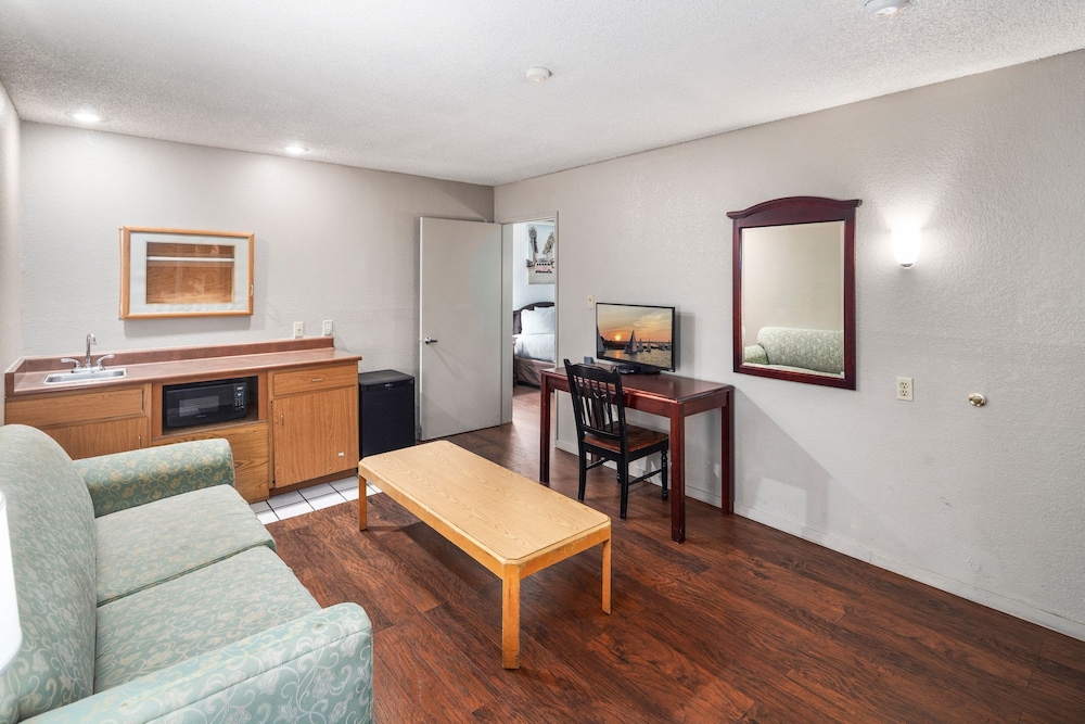 Inn at Lake Washington By OYO I 405 - photo 10