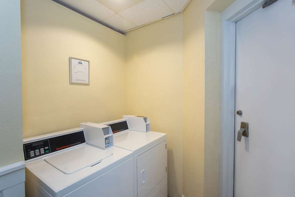 Days Inn & Suites by Wyndham Tallahassee Conf Center I 10 - photo 29