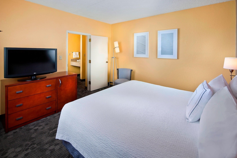Courtyard by Marriott Miami Airport West Doral - photo 9
