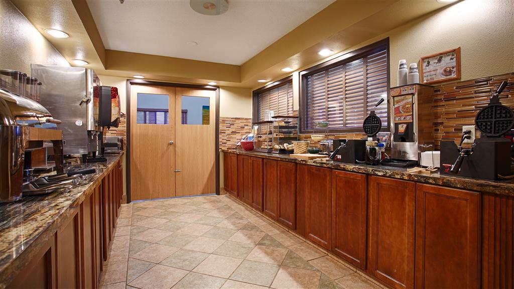 Best Western Alexandria Inn - photo 20