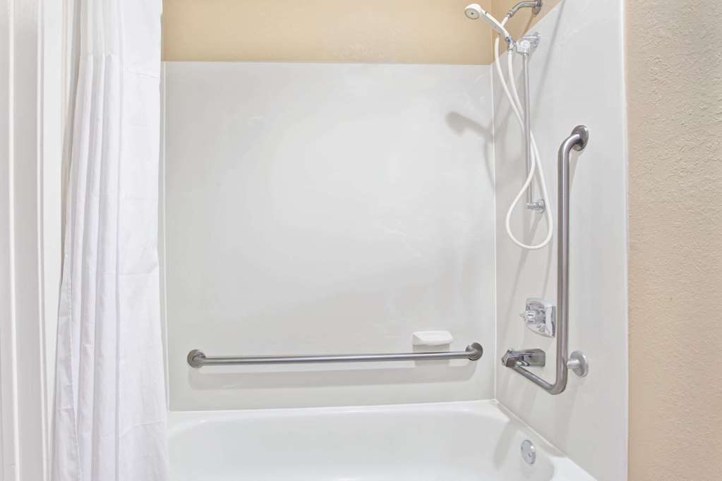 Days Inn by Wyndham Marietta Atlanta Delk Road - photo 12