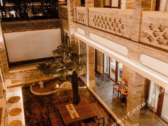 Flower trace hotel in Qingdao, People's Republic of China