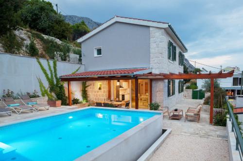 Kate in Podgora, Croatia