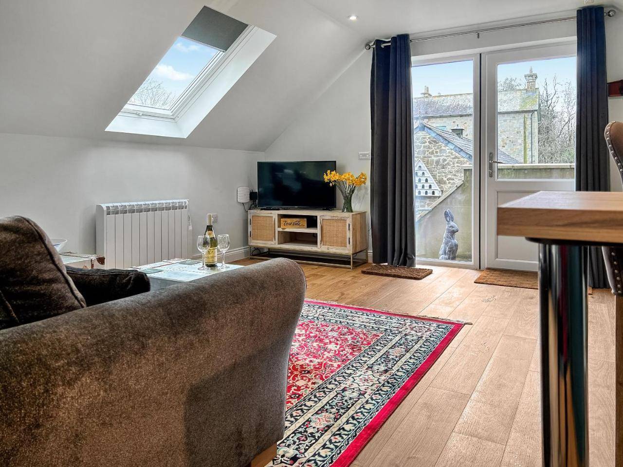 The Apartment Uk47181 — 5-Star Luxury Hotel in Cardigan, United Kingdom