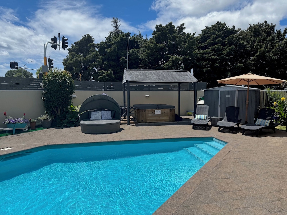 Academy Motor Inn in Tauranga, New Zealand