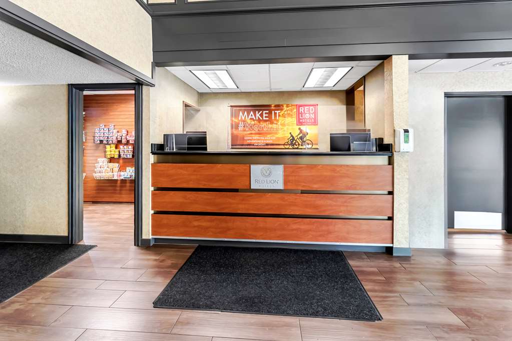 Red Lion Hotel Portland Airport - photo 9