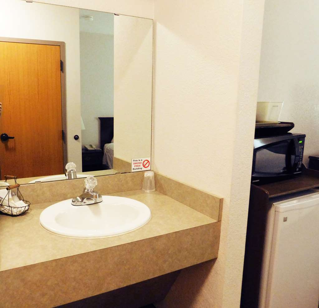 Americas Best Value Inn Fredonia - photo 9