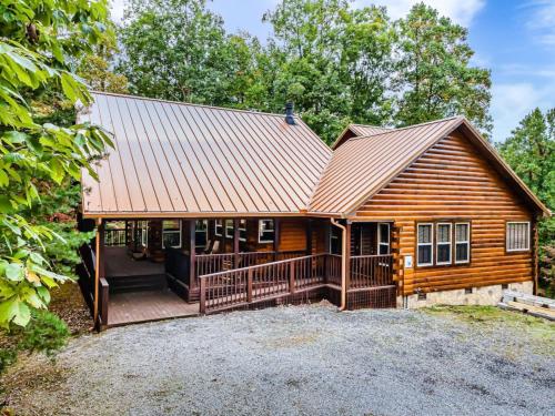 A Step Above Gatlinburg Luxury Cabin — 4-Star Luxury Hotel in Sevierville, United States