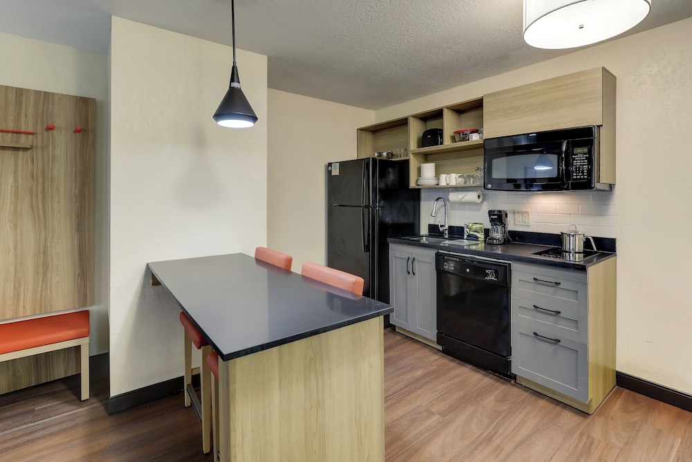 Candlewood Suites Lexington by IHG - photo 13