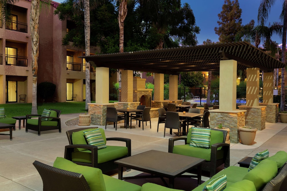 Embassy Suites by Hilton Phoenix Tempe - photo 44