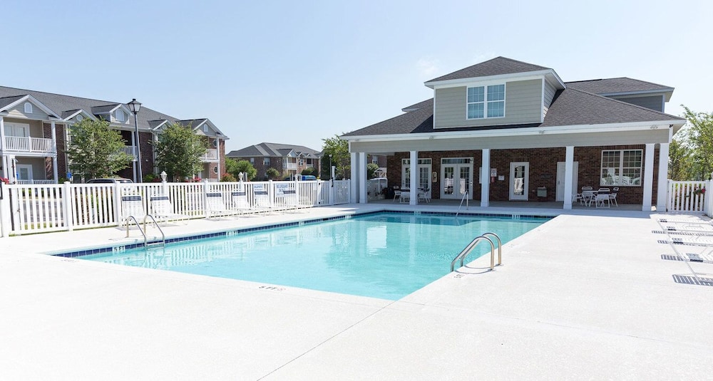 Landing Apartments Myrtle Beach Carolina Forest — 4-Star Luxury Hotel in Myrtle Beach, United States