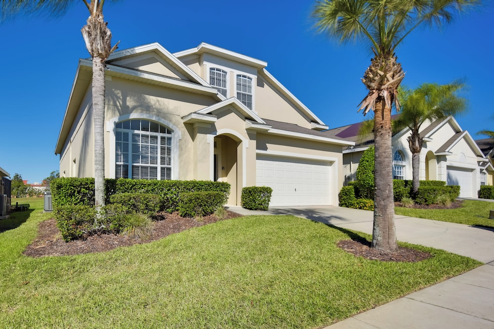Family Retreat with Pool 10 Mi to Disney — 4-Star Luxury Hotel in Orlando, United States