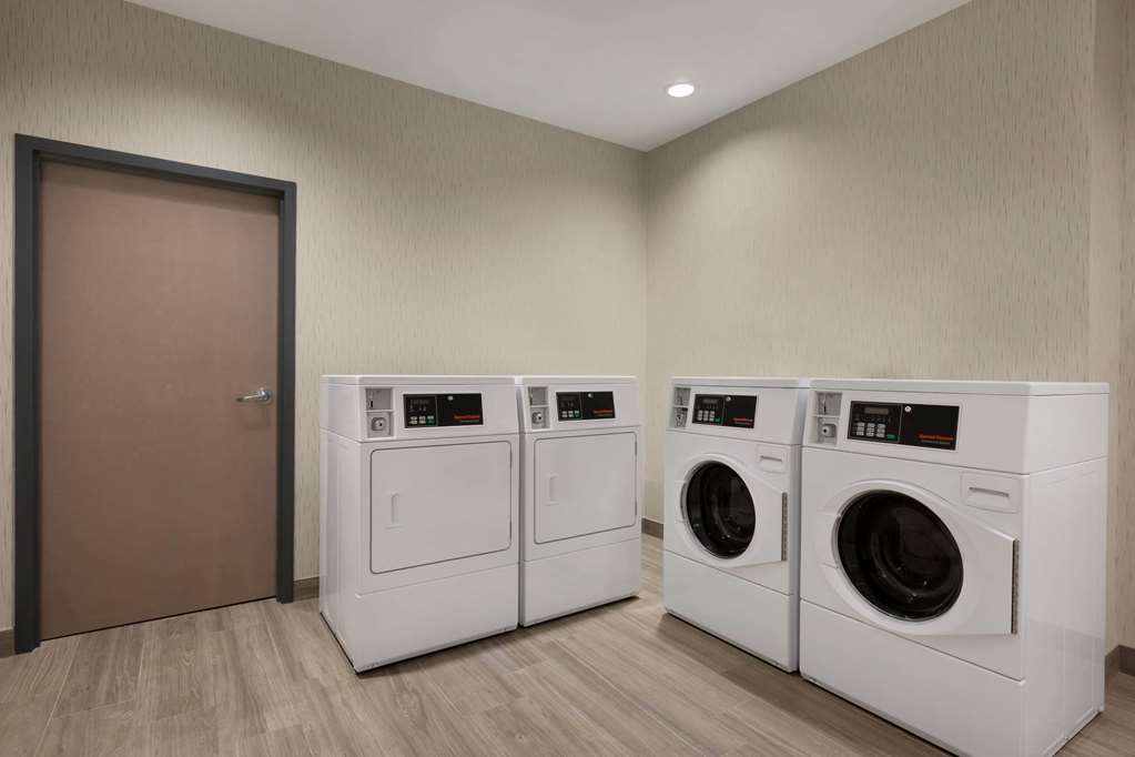 La Quinta Inn & Suites by Wyndham Rock Hill - photo 60