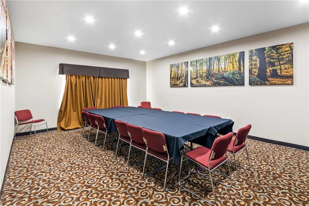 Days Inn by Wyndham Rockdale Texas - photo 28
